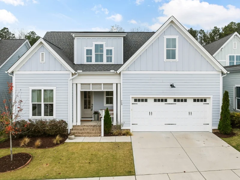 Modest family home in Clayton, NC. foggy window repair in Clayton NC.